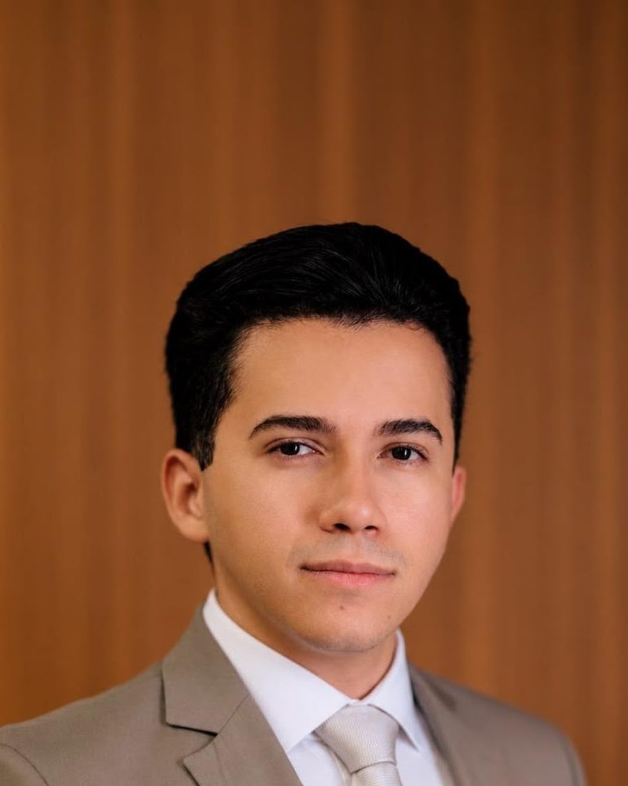 Retrato de Thallys Lopo, sócio-fundador da BGL Advogados
